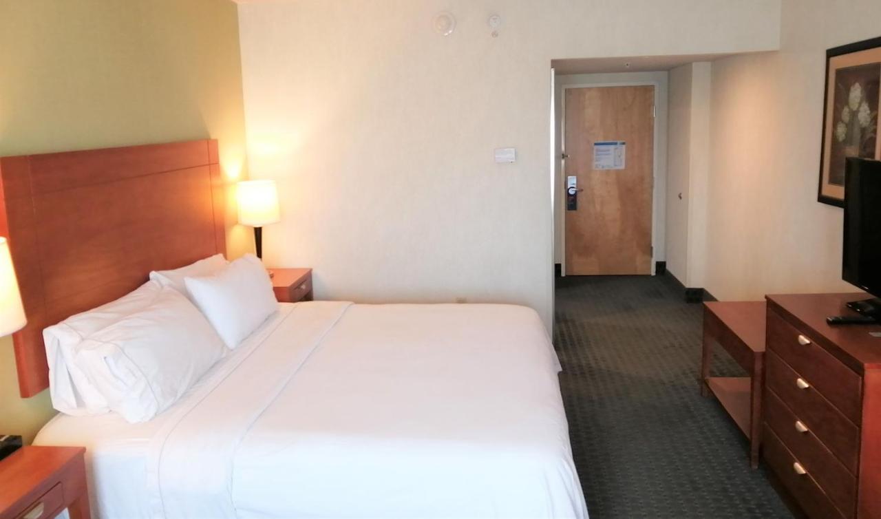 Holiday Inn Express & Suites Toluca Zona Aeropuerto By Ihg Dış mekan fotoğraf