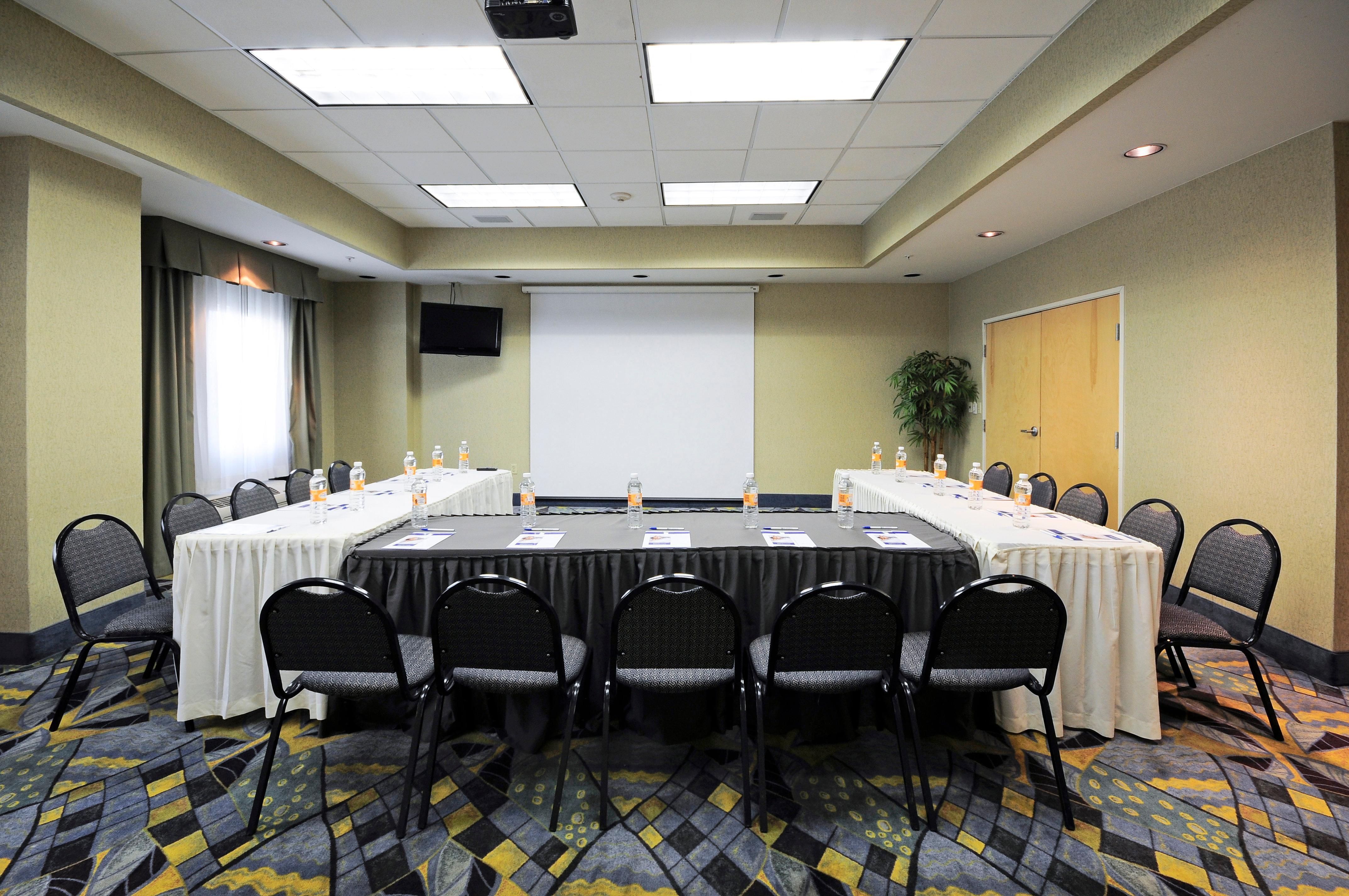 Holiday Inn Express & Suites Toluca Zona Aeropuerto By Ihg Dış mekan fotoğraf