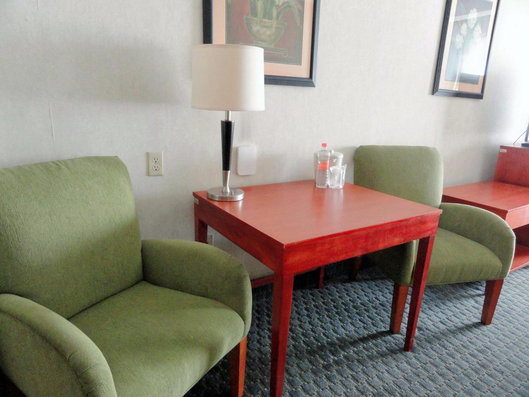 Holiday Inn Express & Suites Toluca Zona Aeropuerto By Ihg Dış mekan fotoğraf