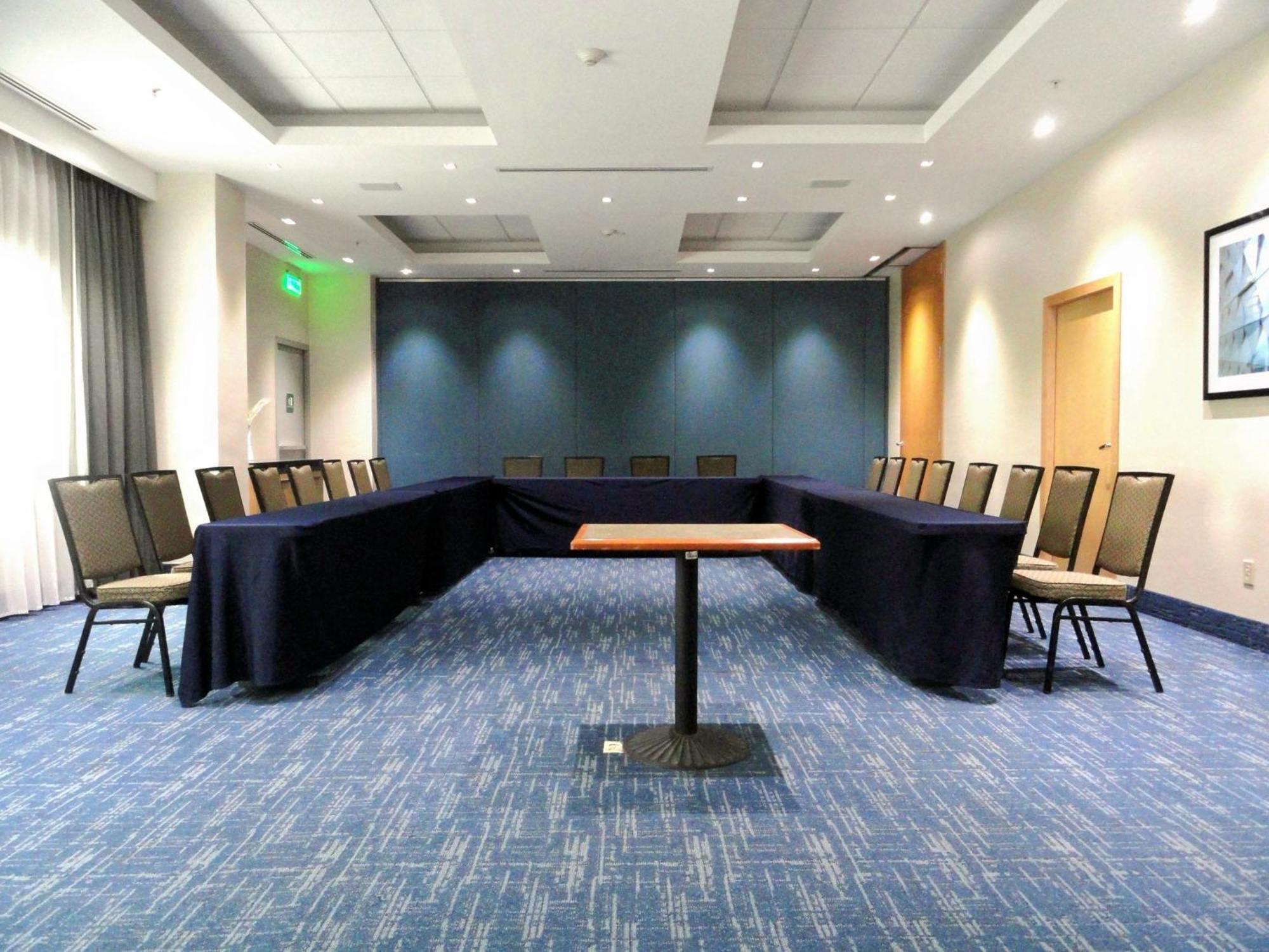 Holiday Inn Express & Suites Toluca Zona Aeropuerto By Ihg Dış mekan fotoğraf
